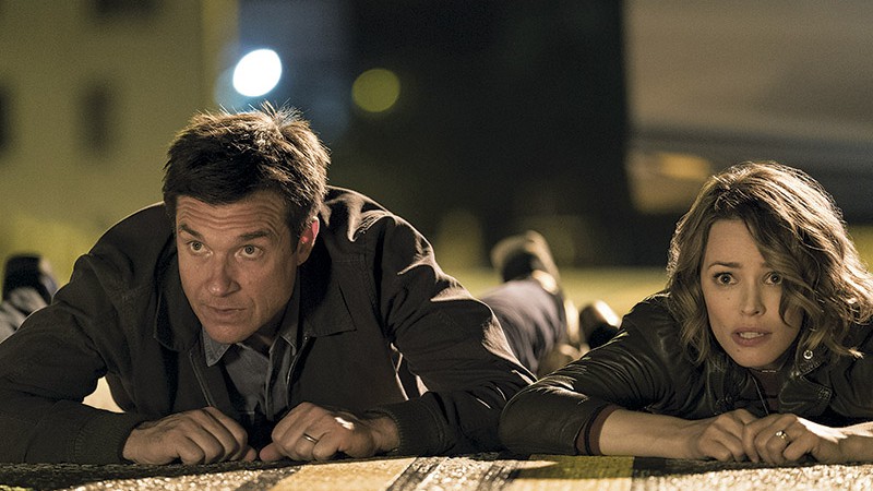 <b>Rastejando</b><br>
Jason Bateman e Rachel McAdams em cena de <i>A Noite do Jogo</i>
 - Hopper Stone/Smpsp/ Warner Bros. Entertainment Inc./Divulgação