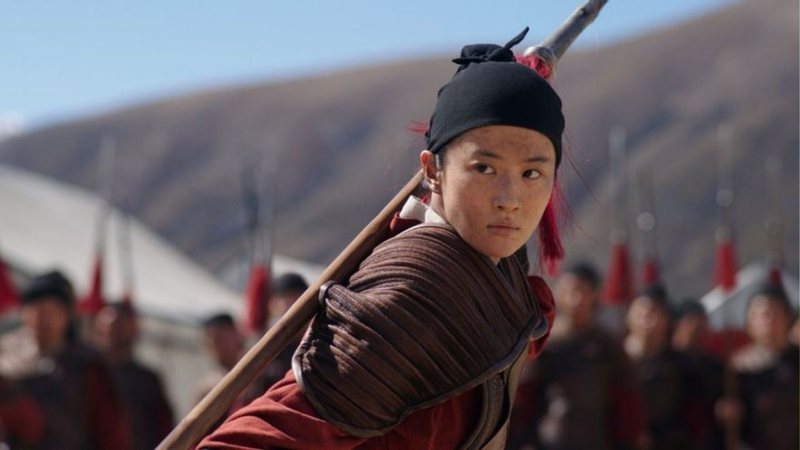 Liu Yifei em Mulan (Foto: Reprodução)