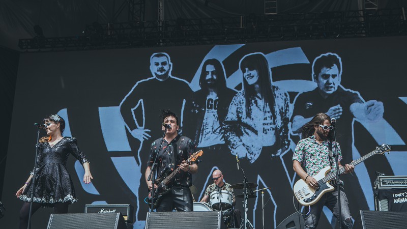 Integrantes da banda Autoramas no Palco Onix (Foto: Mila Maluhy)