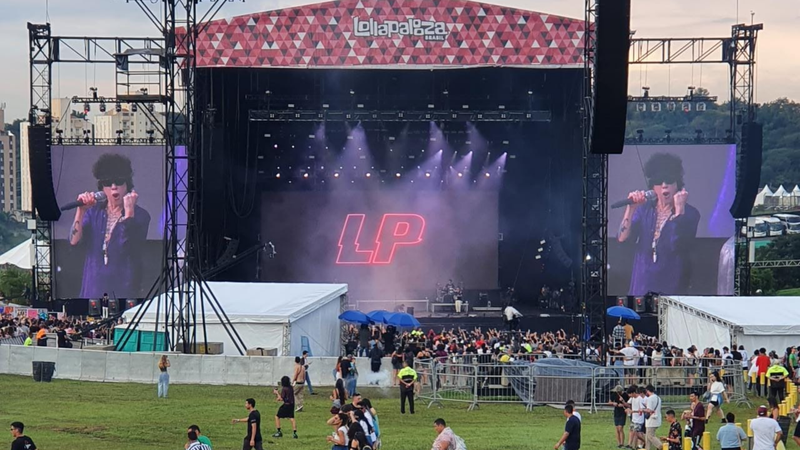 Imagem Lollapalooza 2022: LP esquenta Palco Budweiser com acordes roqueiros