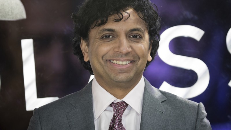 M. Night Shyamalan no lançamento de Vidro, em Londres (Foto: Vianney Le Caer/Invision/AP)