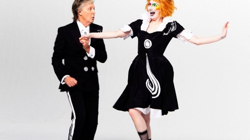 Paul McCartney e Emma Stone (Foto: Divulgação)