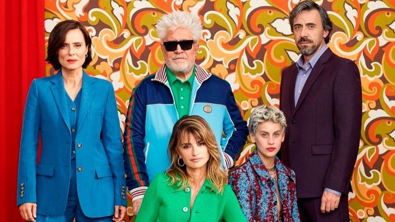 Pedro Almodóvar e elenco de Madres Paralelas (Foto: Divulgação)