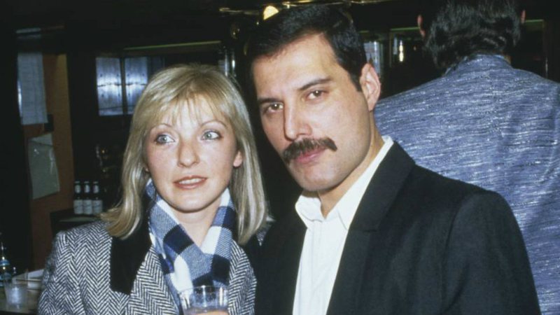 Mary Austin e Freddie Mercury (Foto: Reprodução)