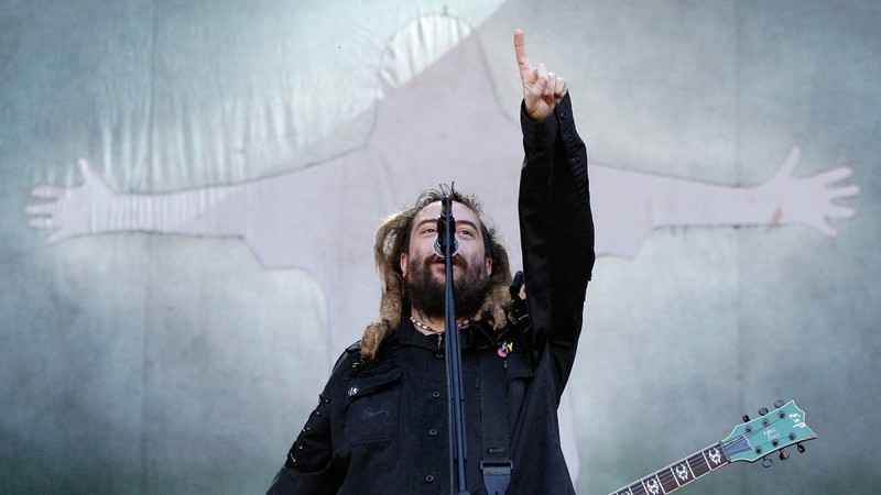 Max Cavalera, em ação com o Soulfly (Foto: Peter Klaunzer/Keystone/AP)