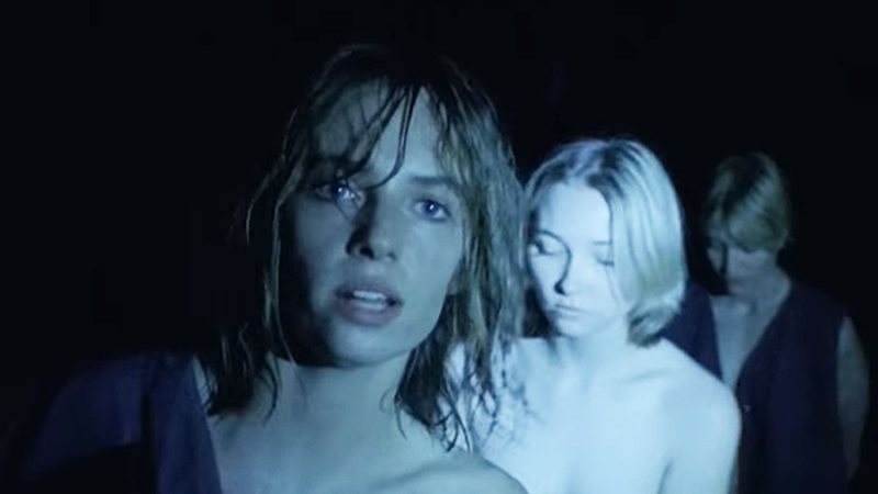 Maya Hawke no clipe de "Thérèse" (Foto: Reprodução/YouTube)