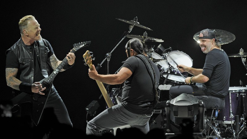 James Hetfield, Robert Trujillo e Lars Ulrich, do Metallica (Foto:KGC-138/STAR MAX/IPx)