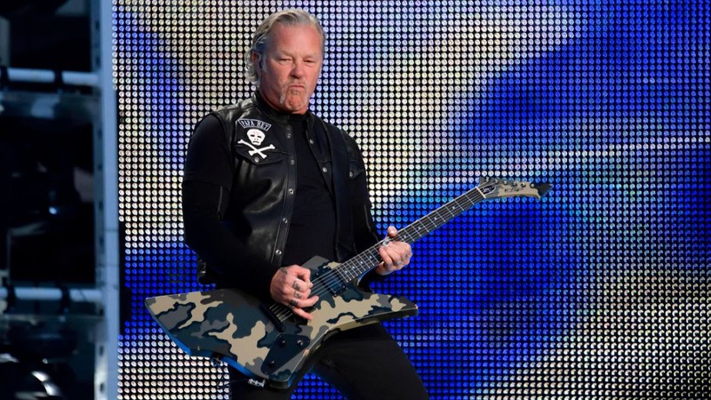 O vocalista do Metallica, James Hetfield (Foto: Sipa via AP Images)