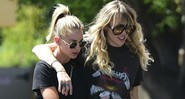 Miley Cyrus e Kaitlynn Carter (Foto: Chris Wolf Star Max IPx)