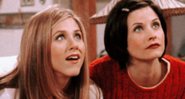 Jennifer Aniston e Courteney Cox em Friends (Foto: Reprodução)