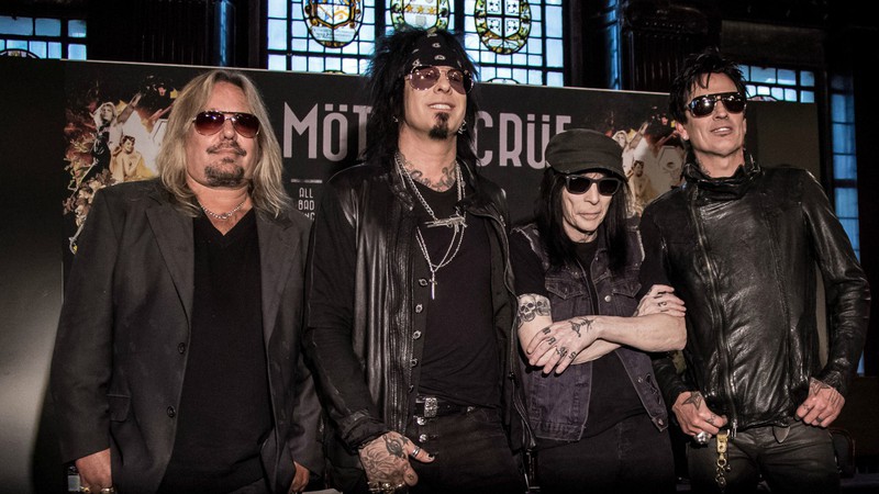 Da esquerda para a direita, estão Vince Neil, Nikki Sixx, Tommy Lee e Mick Mars (Foto: Vianney Le Caer/Invision/AP)