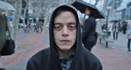 Rami Malek na série Mr. Robot (Foto: Divulgação)