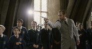 Jude Law em Animais Fantásticos: Os Crimes de Grindelwald (foto: Divulgação)