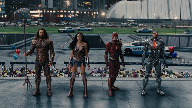 Jason Momoa, Gal Gadot, Ezra Miller, e Ray Fisher em Liga da Justiça (Foto: Reprodução)