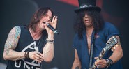 Myles Kennedy e Slash durante o festival Rock im Park, na Alemanha, em 2015 (Foto:Matthias Merz/picture-alliance/DPA/AP Images)