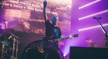 Bernard Sumner, vocalista do New Order (Foto: Stephen Solon)