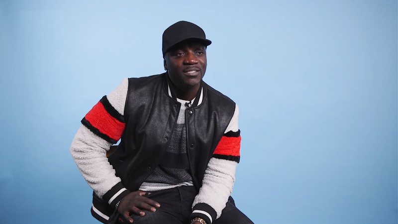 Akon (Foto: Reprodução / NME)