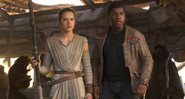 Rey (Daisy Ridley) e Finn (John Boyega) em Star Wars (Foto: Reprodução)