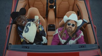 Lil Nas X e Billy Ray Cyrus em cena do clipe "Old Town Road" (Foto: Reprodução / YouTube)