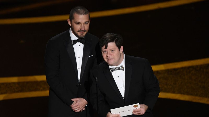 Shia LeBeouf e Zack Gottsagen no Oscar 2020 (Foto: AP Photo/Chris Pizzello)