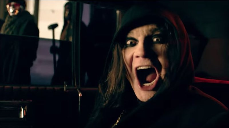 Ozzy Osbourne no clipe de "Straight to Hell" (Foto:Reprodução)