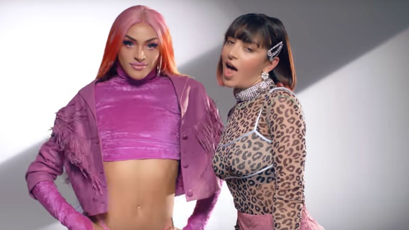 Pabllo Vittar e Charli XCX (Foto: Ernna Cost/Divulgação)