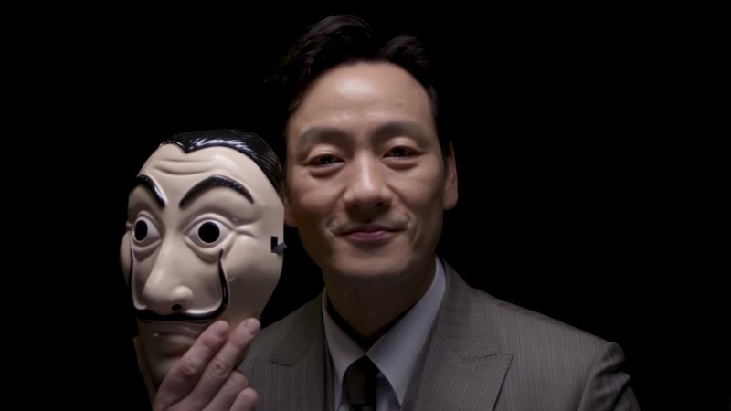 Park Hae-Soo em anúncio de versão coreana de La Casa de Papel (Foto: Divulgação)