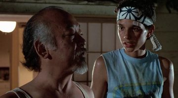 Pat Morita e Ralph Macchio em Karatê Kid (Foto: Reprodução)