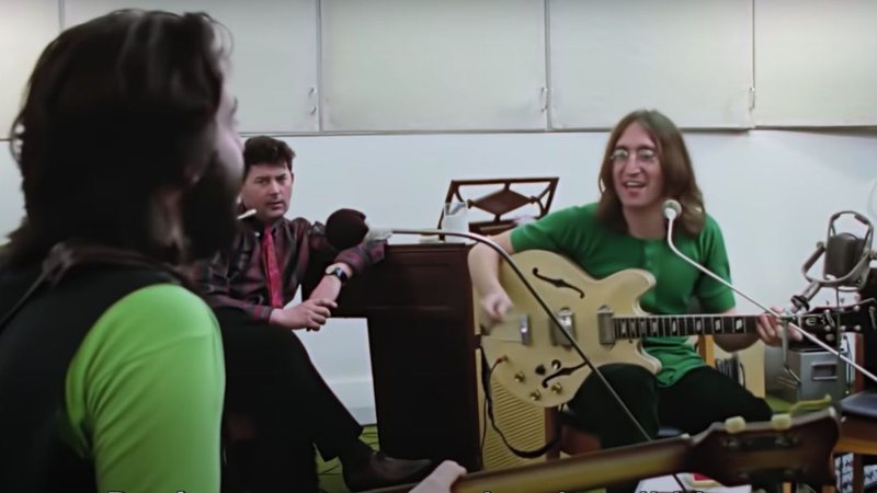 Paul McCartney e John Lennon em The Beatles: Get Back (Foto: Reprodução /Youtube)