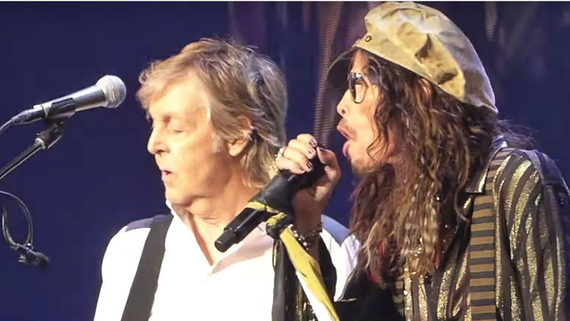 Paul McCartney e Steven Tyler cantam Helter Skelter juntos (Foto: Reprodução)