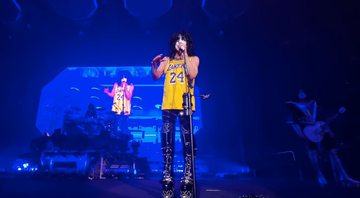 Paul Stanley faz tributo a Kobe Bryant na arena dos Lakers (Foto: Reprodução / Youtube)