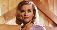 Honor Blackman como Pussy Galore em 007 Contra Goldfinger (foto: reprodução)