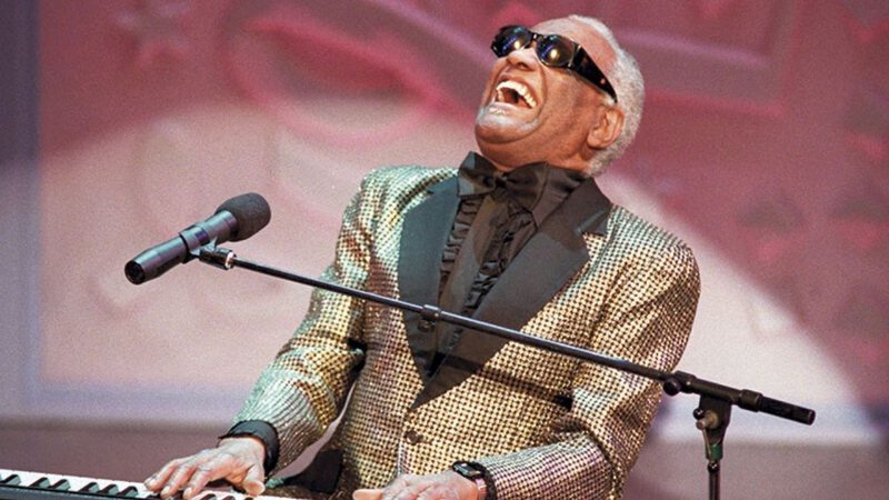 Ray Charles em show na Califórnia, em 1996 (Foto: AP/John Hayes)