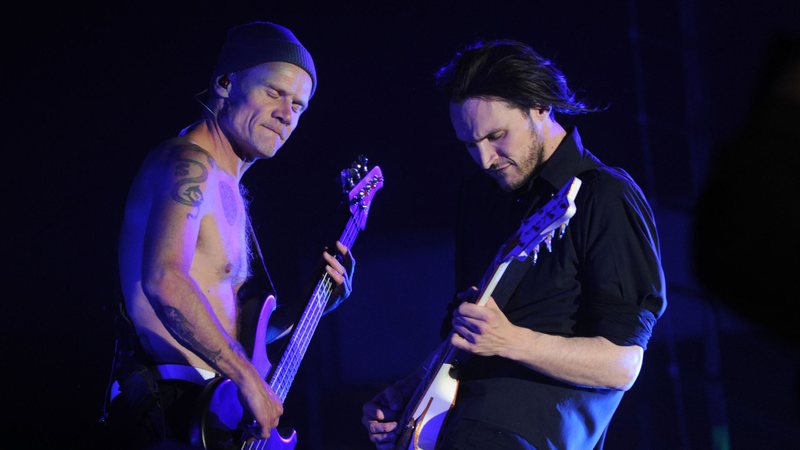 Flea e Josh Klinghoffer (Foto: Kevin Winter/Getty Images for Coachella)