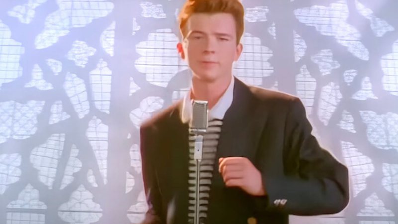 Imagem "Never Gonna Give You Up" de Rick Astley completa 35 anos; relembre o meme