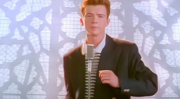 Rick Astley no clipe de 'Never Gonna Give You Up' (Foto: Reprodução/YouTube)