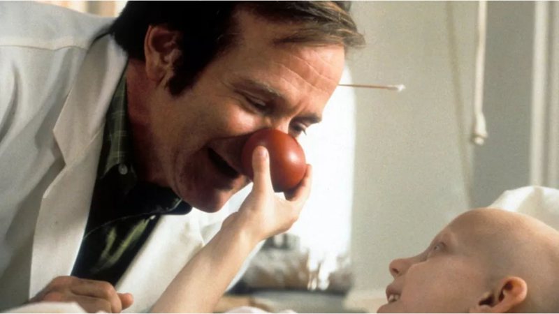 Robin Williams como Patch Adams (Foto: Reprodução)