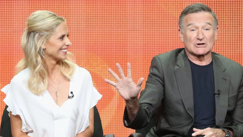 Sarah Michelle Gellar e Robin Williams (Foto: Divulgação / CBS)