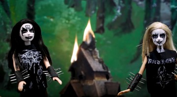 Barbies com tema Black Metal (Foto:Reprodução)