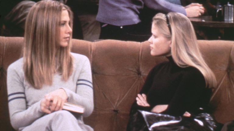 Jennifer Aniston e Reese Whiterspoon em Friends (Foto: Reprodução)