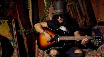 Slash tocando seu violão de assinatura (Foto: Divulgação / Gibson)