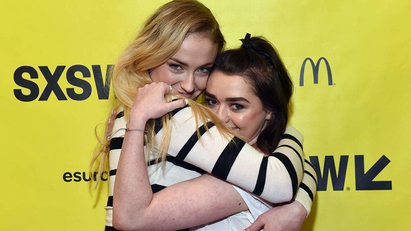 Sophie Turner e Maisie Williams (Foto: Amy E. Price / IMDB / Getty)