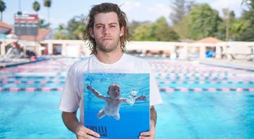 Spencer Elden e a capa do álbum 'Nevermind', do Nirvana (Foto: reprodução)