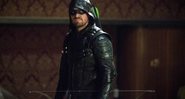 Stephen Amell como Arrow (Foto: Reprodução)