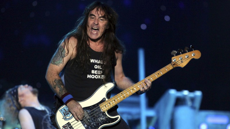 O baixista Steve Harris, do Iron Maiden (Foto:Balazs Mohai/AP Images)