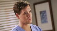 T. R. Knight em Grey's Anatomy (Foto: Reprodução)