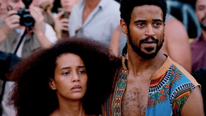 Taís Araújo e Alfred Enoch em Medida Provisória (Foto: Reprodução /Twitter)