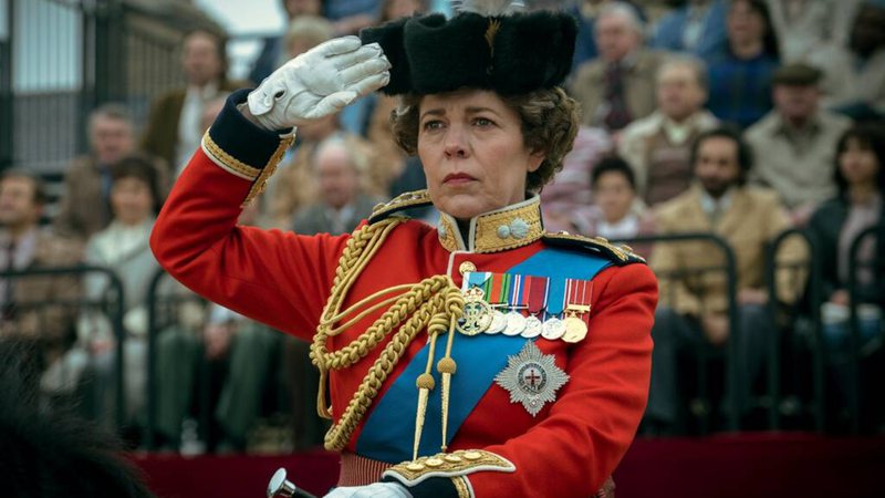 Olivia Colman como Rainha Elizabeth II (foto: reprodução/ Netflix)