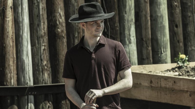 Chandler Riggs no último episódio de The Walking Dead (Foto: Jace Downs/AMC)