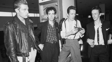 Paul Simonon, Mick Jones, Joe Strummer e Topper Headon (Foto: AP Images/David Handschuh)